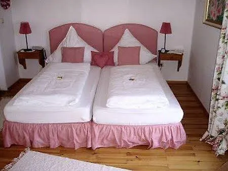 باد تولز Hotel Landhaus Iris بيت ضيافة باد تولز