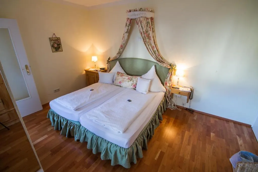بيت ضيافة باد تولز Hotel Landhaus Iris
